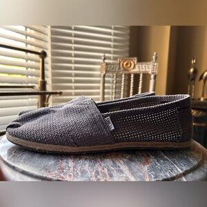 TOMS Men's Gray Textured Slip-Ons